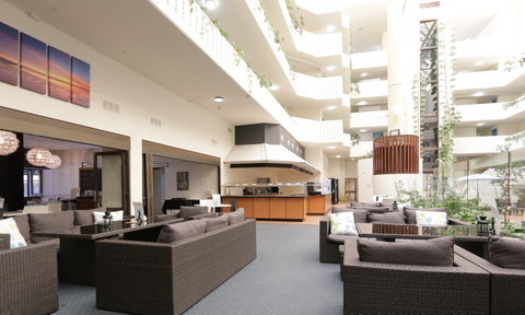 Atrium Hotel Mandurah - Whitsundays Accommodation 1