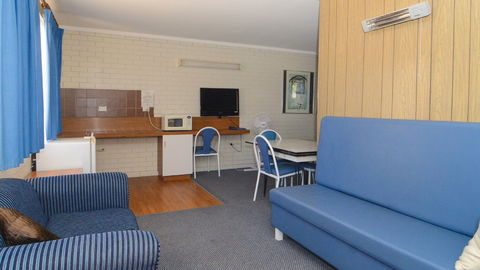 Balranald Sturt Motel - Whitsundays Accommodation 1