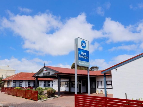Best Western Melaleuca Motel - Whitsundays Accommodation 0