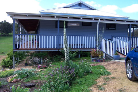 Blue House Bed And Breakfast - Whitsundays Accommodation 4