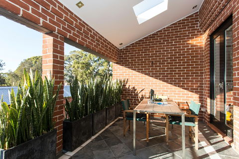 Boutique Apartment Redfern - Whitsundays Accommodation 0