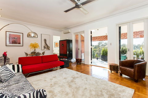 Boutique Apartment Redfern - Whitsundays Accommodation 2