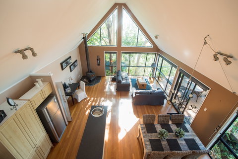 Curious Cottages - Whitsundays Accommodation 0