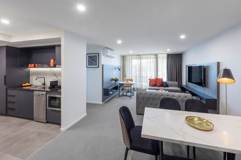 Deco Hotel Canberra - Whitsundays Accommodation 7