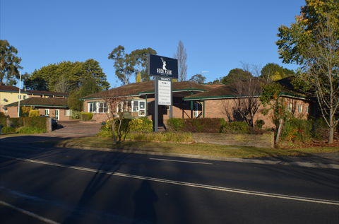 Deer Park Motor Inn Armidale - Whitsundays Accommodation 0