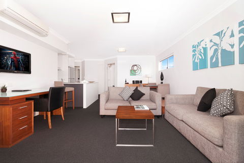 Hotel Chino - Whitsundays Accommodation 2