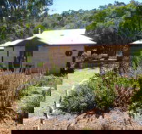 Jalbrook  Estate-  CottagesAlpacasGallery  Function Centre - Whitsundays Accommodation
