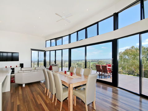 McLaren Eye - Whitsundays Accommodation 0
