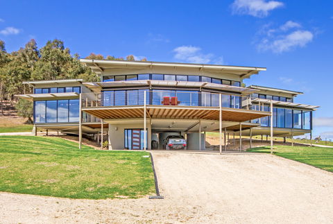 McLaren Eye - Whitsundays Accommodation 1