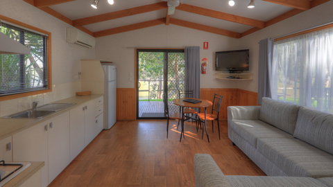 Moama Riverside Holiday And Tourist Park - Whitsundays Accommodation 4