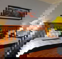 Moore Park Inn - Whitsundays Accommodation