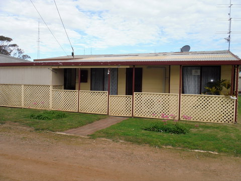 Polly's Shack - Whitsundays Accommodation 0