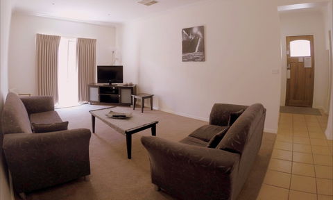 Shamore Apartments - Eleventh Street Mildura - Whitsundays Accommodation 2
