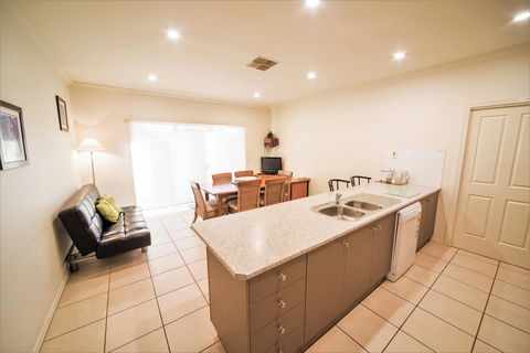 Shamore Apartments - Eleventh Street Mildura - Whitsundays Accommodation 8