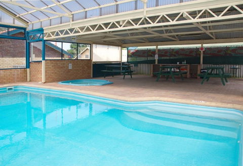 Sleepwell Motel - Whitsundays Accommodation 1