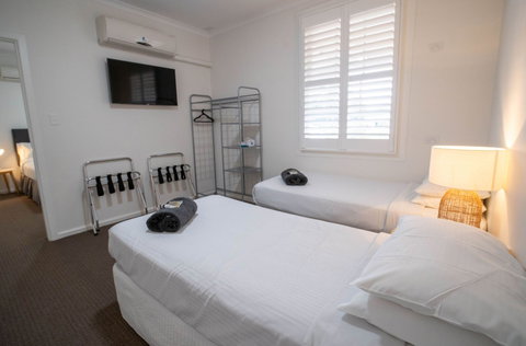 The Platypus Accommodation And Cafe - Whitsundays Accommodation 4