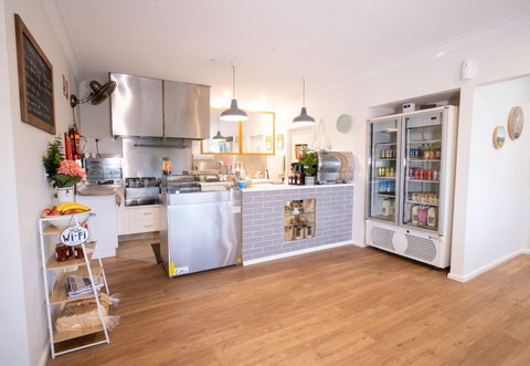 The Platypus Accommodation And Cafe - Whitsundays Accommodation 9