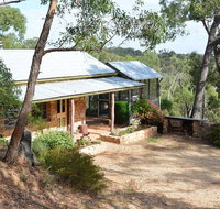 Trestrail Cottage - Whitsundays Accommodation