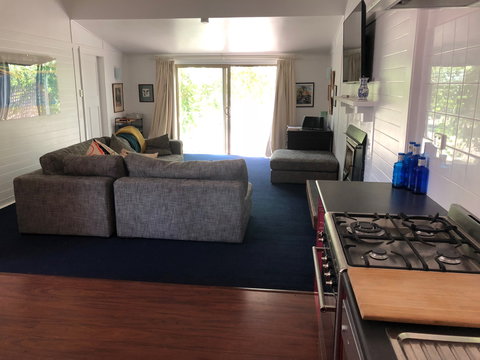 Turalla Truffle Cottage - Whitsundays Accommodation 1