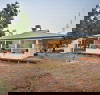 Willandra Cottage - Whitsundays Accommodation