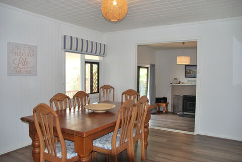 20 Elizabeth Crescent, Carrickalinga - Whitsundays Accommodation 2