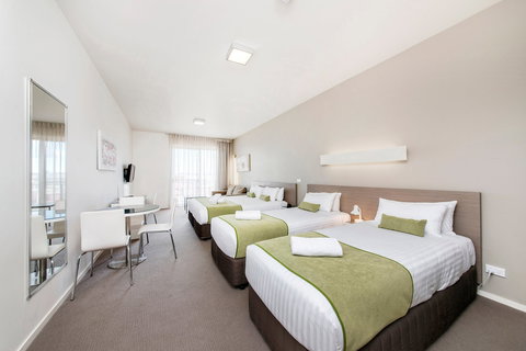 Abode Gungahlin - Whitsundays Accommodation 2