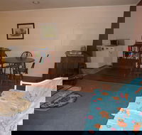 Acacia Cottages - Whitsundays Accommodation