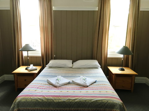 Apsley Arms Hotel - Whitsundays Accommodation 1