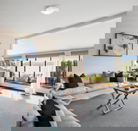 Beauty Point Holiday House - Whitsundays Accommodation