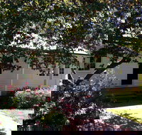 Cairnie Country Cottage - Whitsundays Accommodation