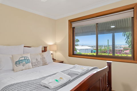 Century21 SouthCoast: Reef & Vines Port Noarlunga - Whitsundays Accommodation 0