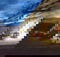 Dug Out BB - Whitsundays Accommodation