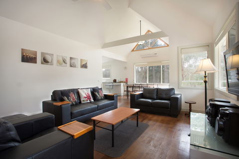 Hooked Inn Cottages - Whitsundays Accommodation 1