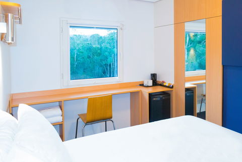 Ibis Budget Gosford - Whitsundays Accommodation 1