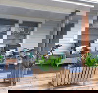 Long Jetty Lake House - Whitsundays Accommodation