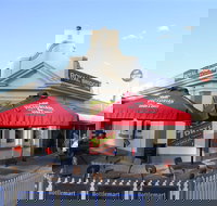 Royal Bridge Hotel Barham - Whitsundays Accommodation