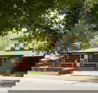 Seaton Arms Motor Inn - Whitsundays Accommodation