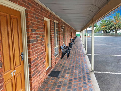 The Leeton Heritage Motor Inn - Whitsundays Accommodation 2