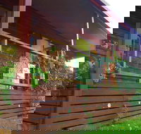 Tumut Log Cabins - Whitsundays Accommodation