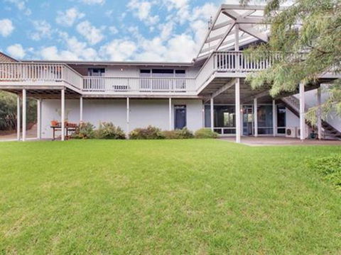 Views On Court - Whitsundays Accommodation 1