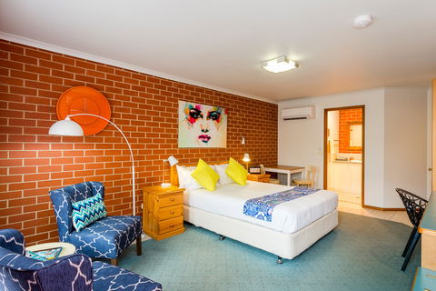 Yackandandah Motor Inn - Whitsundays Accommodation 1