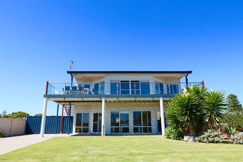 128 The Esplanade - Whitsundays Accommodation 0