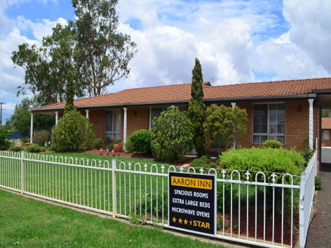 Aaron Inn Motel - Whitsundays Accommodation 1