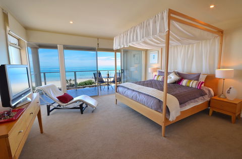 Adelaide Luxury Beach House - Whitsundays Accommodation 1
