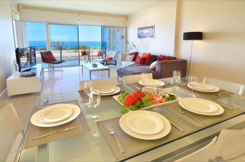 Adelaide Luxury Beach House - Whitsundays Accommodation 2