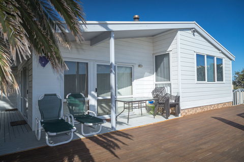 At The Beach - Whitsundays Accommodation 2