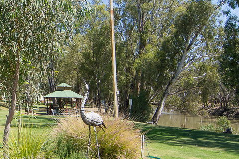 Balranald Caravan Park - Whitsundays Accommodation 2