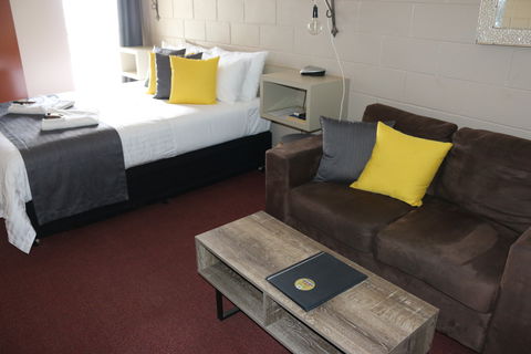 Childers Oasis Motel - Whitsundays Accommodation 0