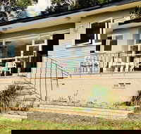 Cosy Seaside Cottage - Whitsundays Accommodation