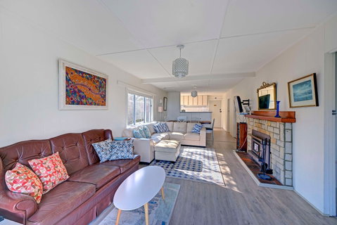 Cove Cottage - Whitsundays Accommodation 2